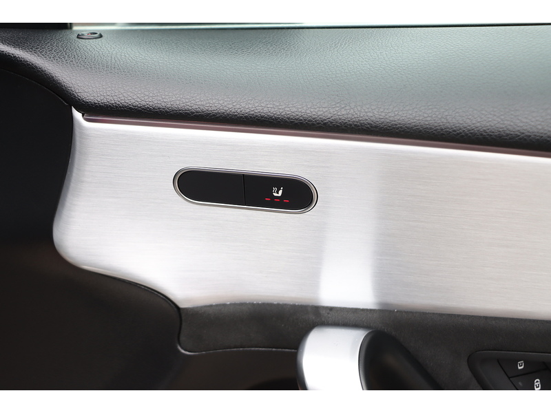 Mercedes-Benz A200 1.3 AMG LINE (PREMIUM) HATCHBACK 5DR PETROL 7G-DCT AUTO HEATED SEATS SATNAV BLUETOOTH DAB STEREO REAR CAMERA PARKING AIDS 2 OWNERS 46000 MILES SH 72-74 Mitcham Road