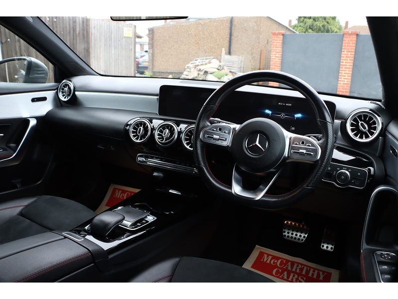 Mercedes-Benz A200 1.3 AMG LINE (PREMIUM) HATCHBACK 5DR PETROL 7G-DCT AUTO HEATED SEATS SATNAV BLUETOOTH DAB STEREO REAR CAMERA PARKING AIDS 2 OWNERS 46000 MILES SH 72-74 Mitcham Road