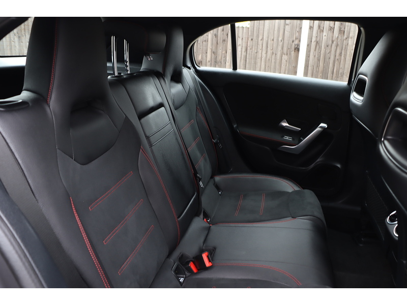Mercedes-Benz A200 1.3 AMG LINE (PREMIUM) HATCHBACK 5DR PETROL 7G-DCT AUTO HEATED SEATS SATNAV BLUETOOTH DAB STEREO REAR CAMERA PARKING AIDS 2 OWNERS 46000 MILES SH 72-74 Mitcham Road
