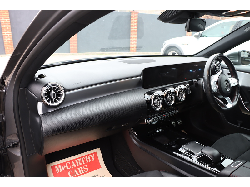 Mercedes-Benz A200 1.3 AMG LINE (PREMIUM) HATCHBACK 5DR PETROL 7G-DCT AUTO HEATED SEATS SATNAV BLUETOOTH DAB STEREO REAR CAMERA PARKING AIDS 2 OWNERS 46000 MILES SH 72-74 Mitcham Road