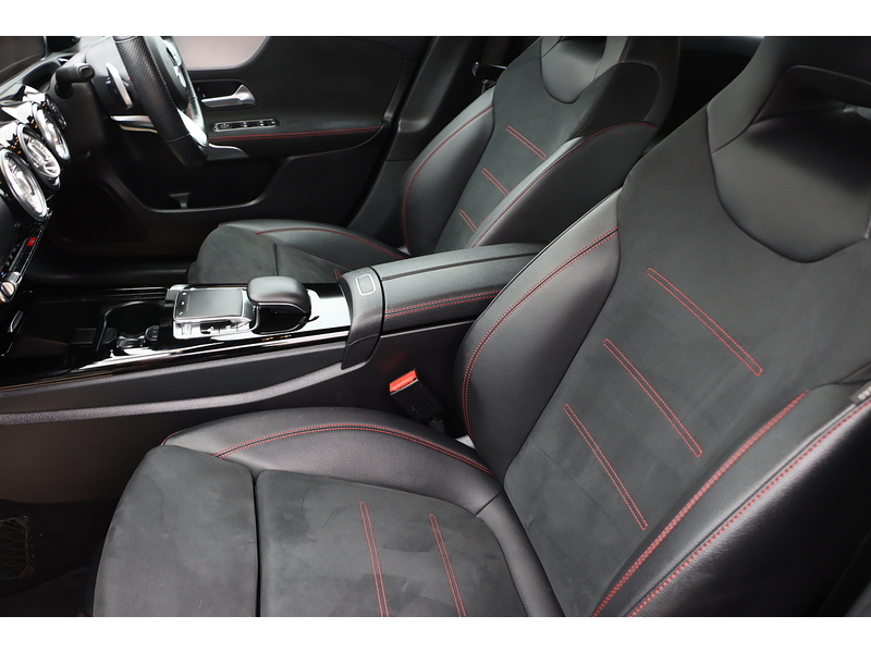 Mercedes-Benz A200 1.3 AMG LINE (PREMIUM) HATCHBACK 5DR PETROL 7G-DCT AUTO HEATED SEATS SATNAV BLUETOOTH DAB STEREO REAR CAMERA PARKING AIDS 2 OWNERS 46000 MILES SH 72-74 Mitcham Road