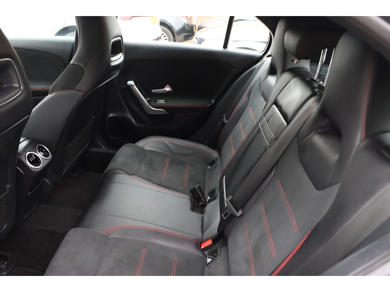 Mercedes-Benz A200 1.3 AMG LINE (PREMIUM) HATCHBACK 5DR PETROL 7G-DCT AUTO HEATED SEATS SATNAV BLUETOOTH DAB STEREO REAR CAMERA PARKING AIDS 2 OWNERS 46000 MILES SH 72-74 Mitcham Road