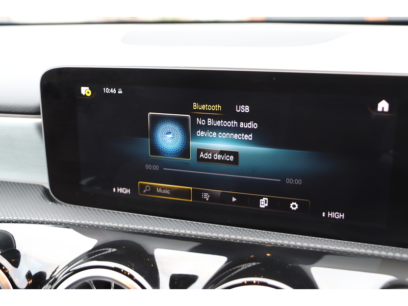 Mercedes-Benz A200 1.3 AMG LINE (PREMIUM) HATCHBACK 5DR PETROL 7G-DCT AUTO HEATED SEATS SATNAV BLUETOOTH DAB STEREO REAR CAMERA PARKING AIDS 2 OWNERS 46000 MILES SH 72-74 Mitcham Road