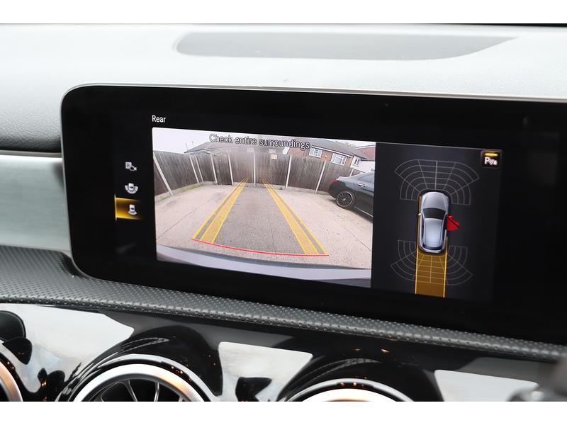 Mercedes-Benz A200 1.3 AMG LINE (PREMIUM) HATCHBACK 5DR PETROL 7G-DCT AUTO HEATED SEATS SATNAV BLUETOOTH DAB STEREO REAR CAMERA PARKING AIDS 2 OWNERS 46000 MILES SH 72-74 Mitcham Road