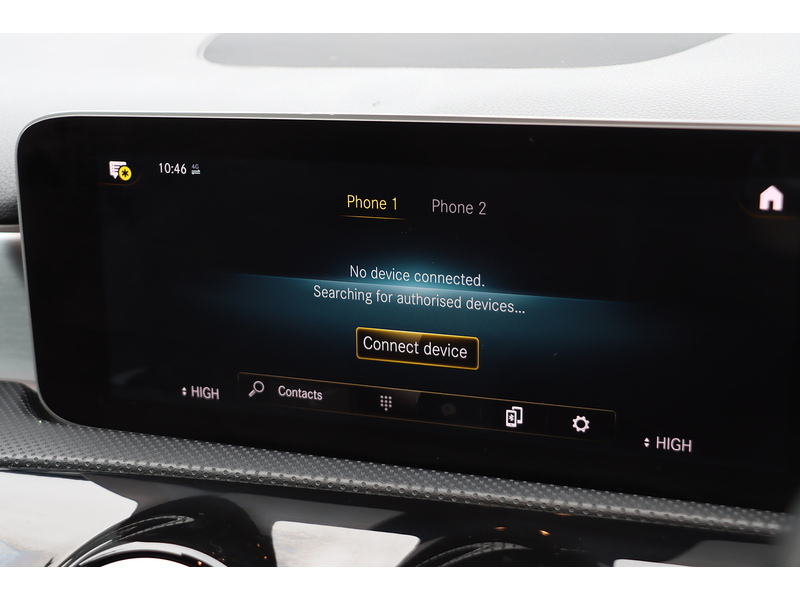 Mercedes-Benz A200 1.3 AMG LINE (PREMIUM) HATCHBACK 5DR PETROL 7G-DCT AUTO HEATED SEATS SATNAV BLUETOOTH DAB STEREO REAR CAMERA PARKING AIDS 2 OWNERS 46000 MILES SH 72-74 Mitcham Road