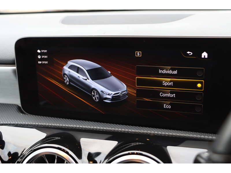 Mercedes-Benz A200 1.3 AMG LINE (PREMIUM) HATCHBACK 5DR PETROL 7G-DCT AUTO HEATED SEATS SATNAV BLUETOOTH DAB STEREO REAR CAMERA PARKING AIDS 2 OWNERS 46000 MILES SH 72-74 Mitcham Road