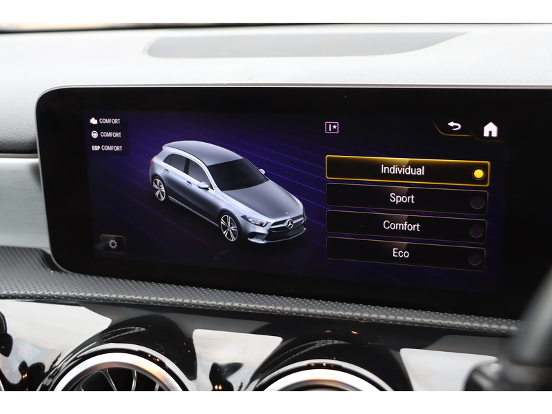 Mercedes-Benz A200 1.3 AMG LINE (PREMIUM) HATCHBACK 5DR PETROL 7G-DCT AUTO HEATED SEATS SATNAV BLUETOOTH DAB STEREO REAR CAMERA PARKING AIDS 2 OWNERS 46000 MILES SH 72-74 Mitcham Road