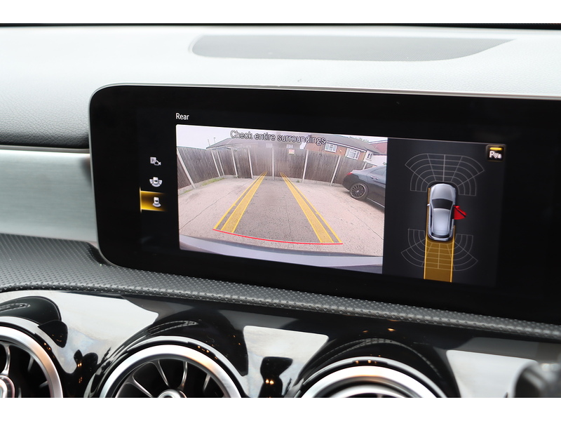 Mercedes-Benz A200 1.3 AMG LINE (PREMIUM) HATCHBACK 5DR PETROL 7G-DCT AUTO HEATED SEATS SATNAV BLUETOOTH DAB STEREO REAR CAMERA PARKING AIDS 2 OWNERS 46000 MILES SH 72-74 Mitcham Road