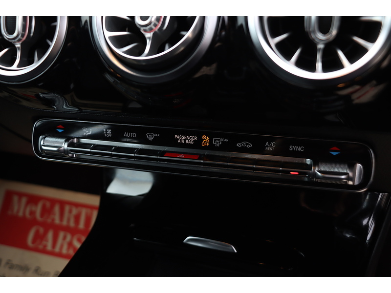 Mercedes-Benz A200 1.3 AMG LINE (PREMIUM) HATCHBACK 5DR PETROL 7G-DCT AUTO HEATED SEATS SATNAV BLUETOOTH DAB STEREO REAR CAMERA PARKING AIDS 2 OWNERS 46000 MILES SH 72-74 Mitcham Road