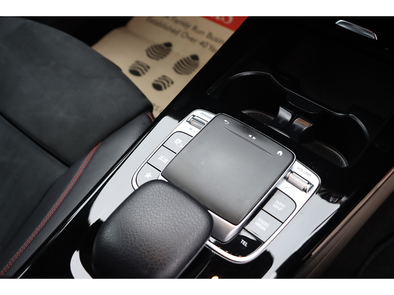 Mercedes-Benz A200 1.3 AMG LINE (PREMIUM) HATCHBACK 5DR PETROL 7G-DCT AUTO HEATED SEATS SATNAV BLUETOOTH DAB STEREO REAR CAMERA PARKING AIDS 2 OWNERS 46000 MILES SH 72-74 Mitcham Road