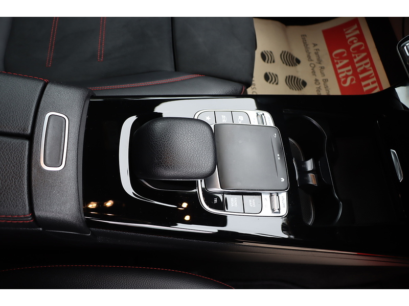 Mercedes-Benz A200 1.3 AMG LINE (PREMIUM) HATCHBACK 5DR PETROL 7G-DCT AUTO HEATED SEATS SATNAV BLUETOOTH DAB STEREO REAR CAMERA PARKING AIDS 2 OWNERS 46000 MILES SH 72-74 Mitcham Road