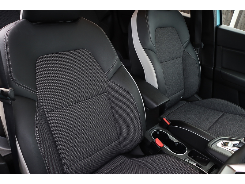 Renault 1.6 E-TECH 9.8KWH S EDITION SUV 5DR PETROL PLUG-IN HYBRID AUTO SAT NAV BLUETOOTH APPLE CARPLAY REAR & 360 CAMERA PARKING AIDS 2 OWNERS 21000 MILES FSH 72-74 Mitcham Road