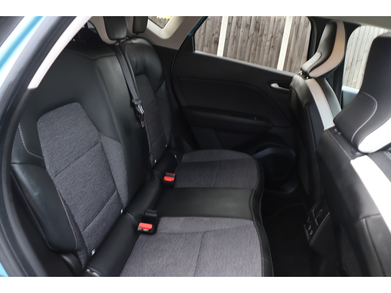 Renault 1.6 E-TECH 9.8KWH S EDITION SUV 5DR PETROL PLUG-IN HYBRID AUTO SAT NAV BLUETOOTH APPLE CARPLAY REAR & 360 CAMERA PARKING AIDS 2 OWNERS 21000 MILES FSH 72-74 Mitcham Road