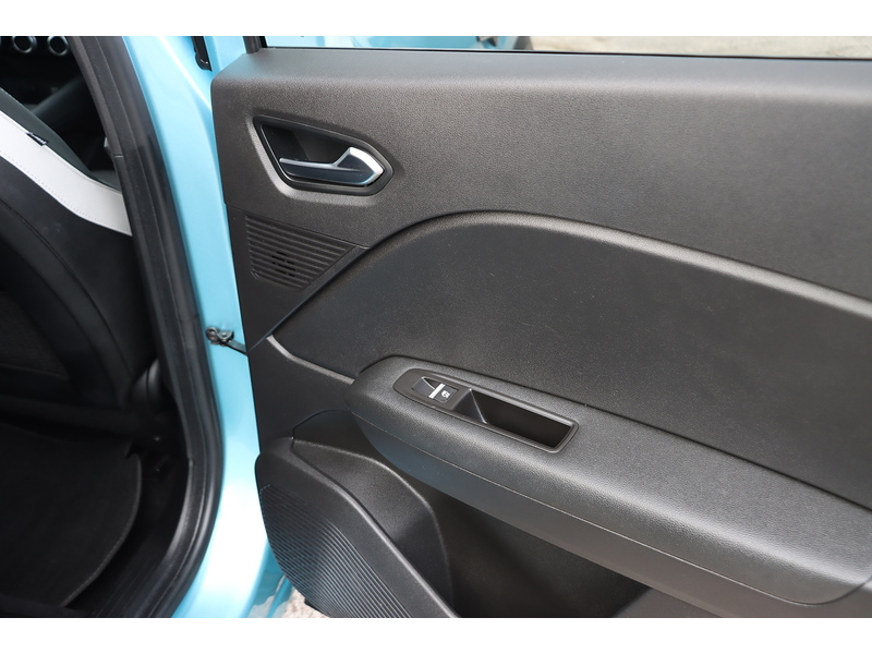 Renault 1.6 E-TECH 9.8KWH S EDITION SUV 5DR PETROL PLUG-IN HYBRID AUTO SAT NAV BLUETOOTH APPLE CARPLAY REAR & 360 CAMERA PARKING AIDS 2 OWNERS 21000 MILES FSH 72-74 Mitcham Road