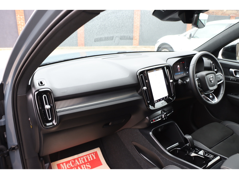 Volvo 2.0 B3 MHEV PLUS SUV 5DR PETROL HYBRID DCT AUTO HEATED SEATS SAT NAV BLUETOOTH STEREO APPLE CARPLAY REAR CAMERA PARKING AIDS 17000 MILES FSH 72-74 Mitcham Road