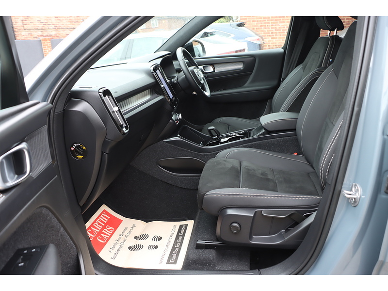 Volvo 2.0 B3 MHEV PLUS SUV 5DR PETROL HYBRID DCT AUTO HEATED SEATS SAT NAV BLUETOOTH STEREO APPLE CARPLAY REAR CAMERA PARKING AIDS 17000 MILES FSH 72-74 Mitcham Road