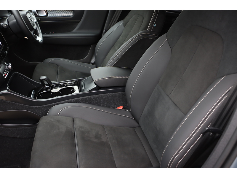 Volvo 2.0 B3 MHEV PLUS SUV 5DR PETROL HYBRID DCT AUTO HEATED SEATS SAT NAV BLUETOOTH STEREO APPLE CARPLAY REAR CAMERA PARKING AIDS 17000 MILES FSH 72-74 Mitcham Road