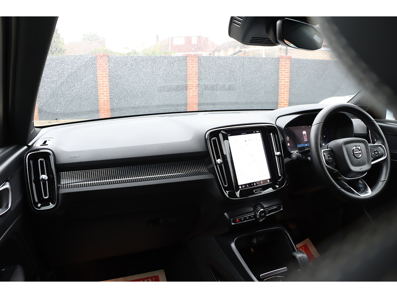 Volvo 2.0 B3 MHEV PLUS SUV 5DR PETROL HYBRID DCT AUTO HEATED SEATS SAT NAV BLUETOOTH STEREO APPLE CARPLAY REAR CAMERA PARKING AIDS 17000 MILES FSH 72-74 Mitcham Road