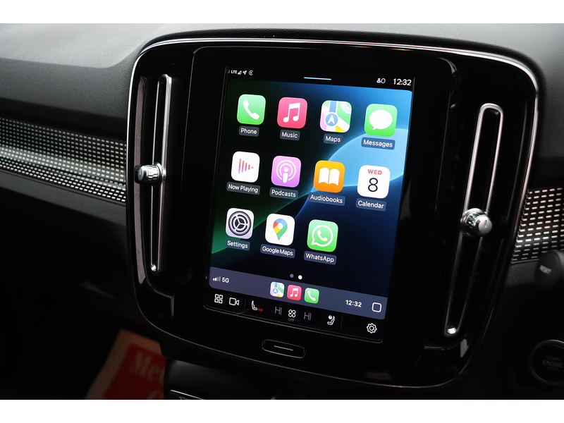 Volvo 2.0 B3 MHEV PLUS SUV 5DR PETROL HYBRID DCT AUTO HEATED SEATS SAT NAV BLUETOOTH STEREO APPLE CARPLAY REAR CAMERA PARKING AIDS 17000 MILES FSH 72-74 Mitcham Road