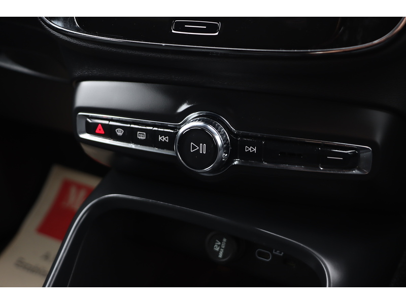 Volvo 2.0 B3 MHEV PLUS SUV 5DR PETROL HYBRID DCT AUTO HEATED SEATS SAT NAV BLUETOOTH STEREO APPLE CARPLAY REAR CAMERA PARKING AIDS 17000 MILES FSH 72-74 Mitcham Road