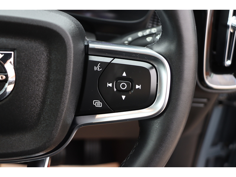 Volvo 2.0 B3 MHEV PLUS SUV 5DR PETROL HYBRID DCT AUTO HEATED SEATS SAT NAV BLUETOOTH STEREO APPLE CARPLAY REAR CAMERA PARKING AIDS 17000 MILES FSH 72-74 Mitcham Road