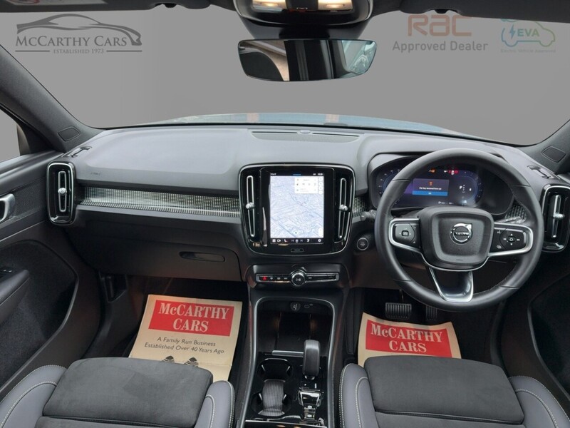 Volvo 2.0 B3 MHEV PLUS SUV 5DR PETROL HYBRID DCT AUTO HEATED SEATS SAT NAV BLUETOOTH STEREO APPLE CARPLAY REAR CAMERA PARKING AIDS 17000 MILES FSH 72-74 Mitcham Road