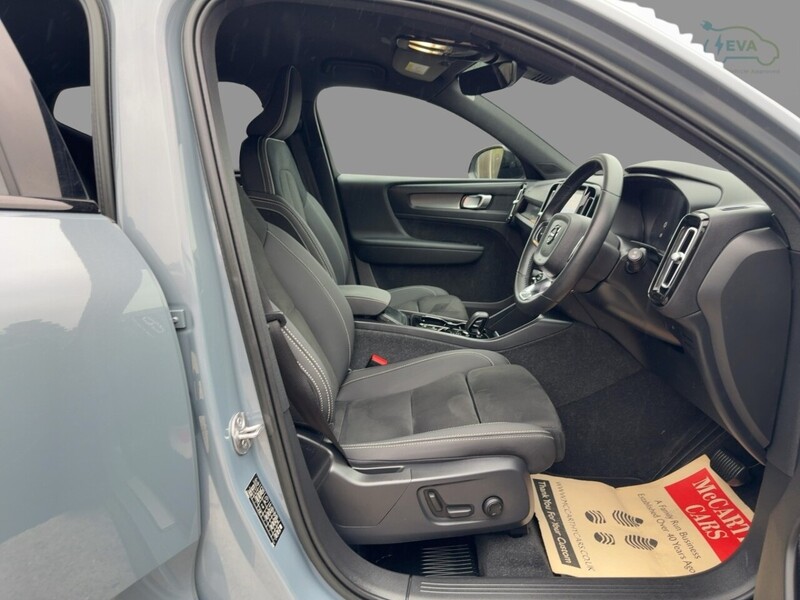 Volvo 2.0 B3 MHEV PLUS SUV 5DR PETROL HYBRID DCT AUTO HEATED SEATS SAT NAV BLUETOOTH STEREO APPLE CARPLAY REAR CAMERA PARKING AIDS 17000 MILES FSH 72-74 Mitcham Road