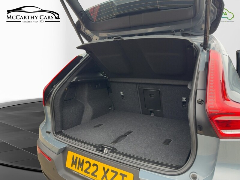 Volvo 2.0 B3 MHEV PLUS SUV 5DR PETROL HYBRID DCT AUTO HEATED SEATS SAT NAV BLUETOOTH STEREO APPLE CARPLAY REAR CAMERA PARKING AIDS 17000 MILES FSH 72-74 Mitcham Road