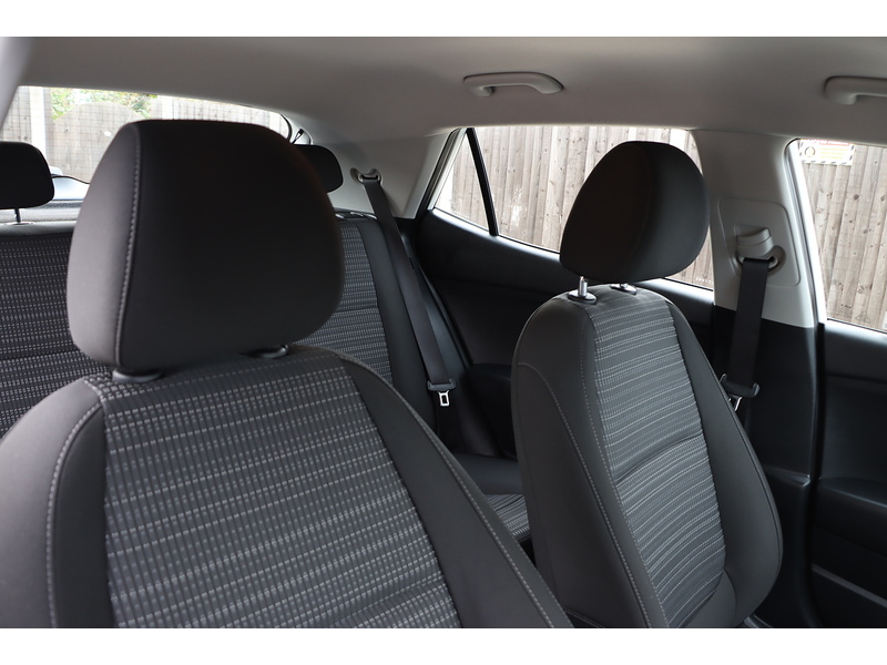 Kia 1.0 T-GDI 2 SUV 5DR PETROL MANUAL SAT NAV BLUETOOTH STEREO APPLE CARPLAY PARKING AIDS 2 OWNERS SAME OWNER FOR 3 YEARS ONLY 23000 MILES FSH 4 SERVICES 72-74 Mitcham Road