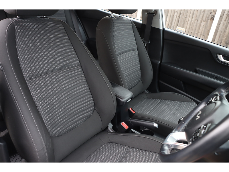 Kia 1.0 T-GDI 2 SUV 5DR PETROL MANUAL SAT NAV BLUETOOTH STEREO APPLE CARPLAY PARKING AIDS 2 OWNERS SAME OWNER FOR 3 YEARS ONLY 23000 MILES FSH 4 SERVICES 72-74 Mitcham Road