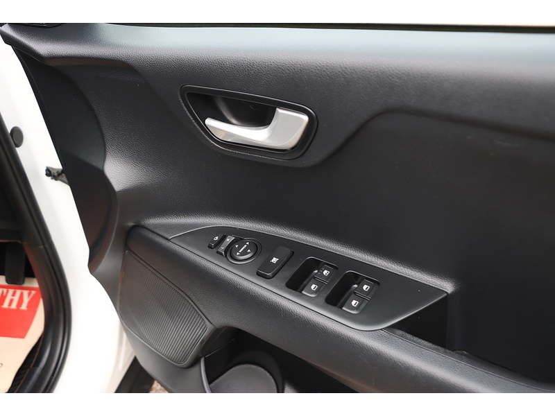 Kia 1.0 T-GDI 2 SUV 5DR PETROL MANUAL SAT NAV BLUETOOTH STEREO APPLE CARPLAY PARKING AIDS 2 OWNERS SAME OWNER FOR 3 YEARS ONLY 23000 MILES FSH 4 SERVICES 72-74 Mitcham Road