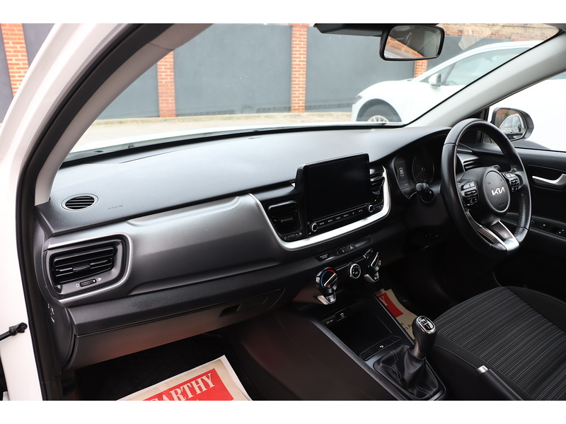 Kia 1.0 T-GDI 2 SUV 5DR PETROL MANUAL SAT NAV BLUETOOTH STEREO APPLE CARPLAY PARKING AIDS 2 OWNERS SAME OWNER FOR 3 YEARS ONLY 23000 MILES FSH 4 SERVICES 72-74 Mitcham Road