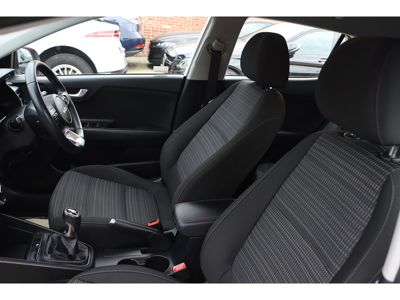 Kia 1.0 T-GDI 2 SUV 5DR PETROL MANUAL SAT NAV BLUETOOTH STEREO APPLE CARPLAY PARKING AIDS 2 OWNERS SAME OWNER FOR 3 YEARS ONLY 23000 MILES FSH 4 SERVICES 72-74 Mitcham Road