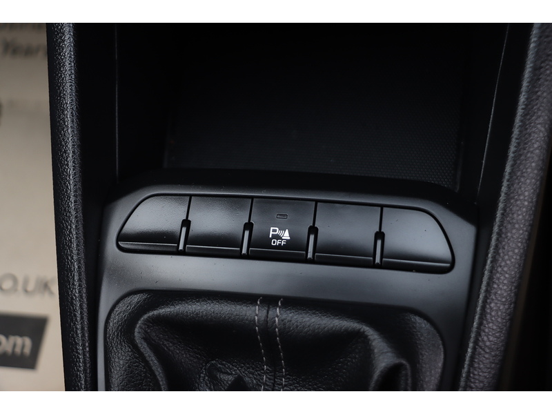 Kia 1.0 T-GDI 2 SUV 5DR PETROL MANUAL SAT NAV BLUETOOTH STEREO APPLE CARPLAY PARKING AIDS 2 OWNERS SAME OWNER FOR 3 YEARS ONLY 23000 MILES FSH 4 SERVICES 72-74 Mitcham Road