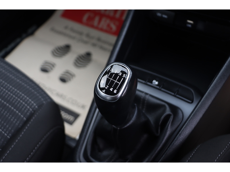 Kia 1.0 T-GDI 2 SUV 5DR PETROL MANUAL SAT NAV BLUETOOTH STEREO APPLE CARPLAY PARKING AIDS 2 OWNERS SAME OWNER FOR 3 YEARS ONLY 23000 MILES FSH 4 SERVICES 72-74 Mitcham Road