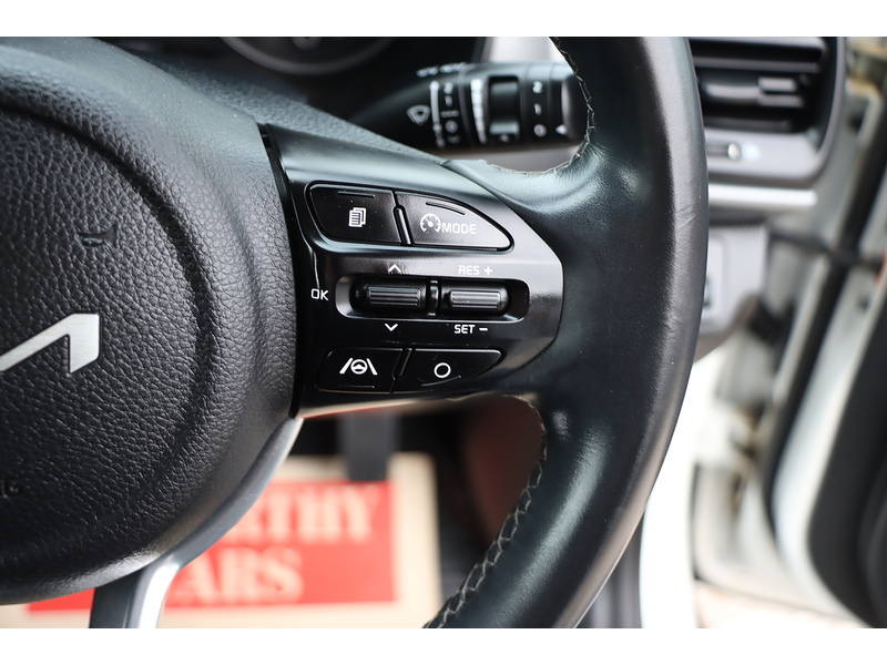 Kia 1.0 T-GDI 2 SUV 5DR PETROL MANUAL SAT NAV BLUETOOTH STEREO APPLE CARPLAY PARKING AIDS 2 OWNERS SAME OWNER FOR 3 YEARS ONLY 23000 MILES FSH 4 SERVICES 72-74 Mitcham Road