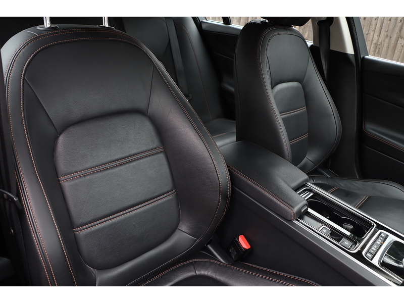 Jaguar 2.0I PRESTIGE SALOON 4DR PETROL AUTO HEATED SEATS SAT NAV BLUETOOTH DAB STEREO PARKING AIDS JUST 2 OWNERS SAME OWNER FOR 4 YEARS ONLY 53000 MILES FSH 72-74 Mitcham Road