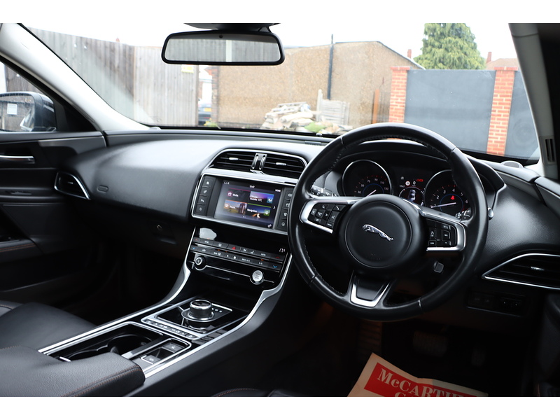 Jaguar 2.0I PRESTIGE SALOON 4DR PETROL AUTO HEATED SEATS SAT NAV BLUETOOTH DAB STEREO PARKING AIDS JUST 2 OWNERS SAME OWNER FOR 4 YEARS ONLY 53000 MILES FSH 72-74 Mitcham Road