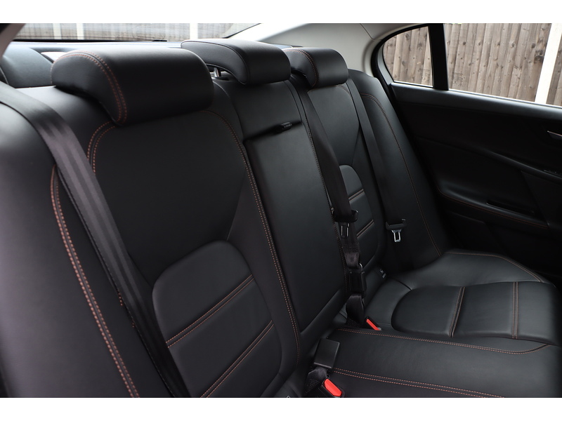 Jaguar 2.0I PRESTIGE SALOON 4DR PETROL AUTO HEATED SEATS SAT NAV BLUETOOTH DAB STEREO PARKING AIDS JUST 2 OWNERS SAME OWNER FOR 4 YEARS ONLY 53000 MILES FSH 72-74 Mitcham Road