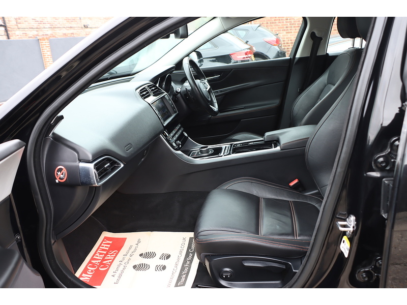 Jaguar 2.0I PRESTIGE SALOON 4DR PETROL AUTO HEATED SEATS SAT NAV BLUETOOTH DAB STEREO PARKING AIDS JUST 2 OWNERS SAME OWNER FOR 4 YEARS ONLY 53000 MILES FSH 72-74 Mitcham Road