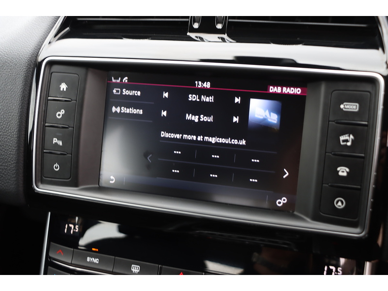 Jaguar 2.0I PRESTIGE SALOON 4DR PETROL AUTO HEATED SEATS SAT NAV BLUETOOTH DAB STEREO PARKING AIDS JUST 2 OWNERS SAME OWNER FOR 4 YEARS ONLY 53000 MILES FSH 72-74 Mitcham Road