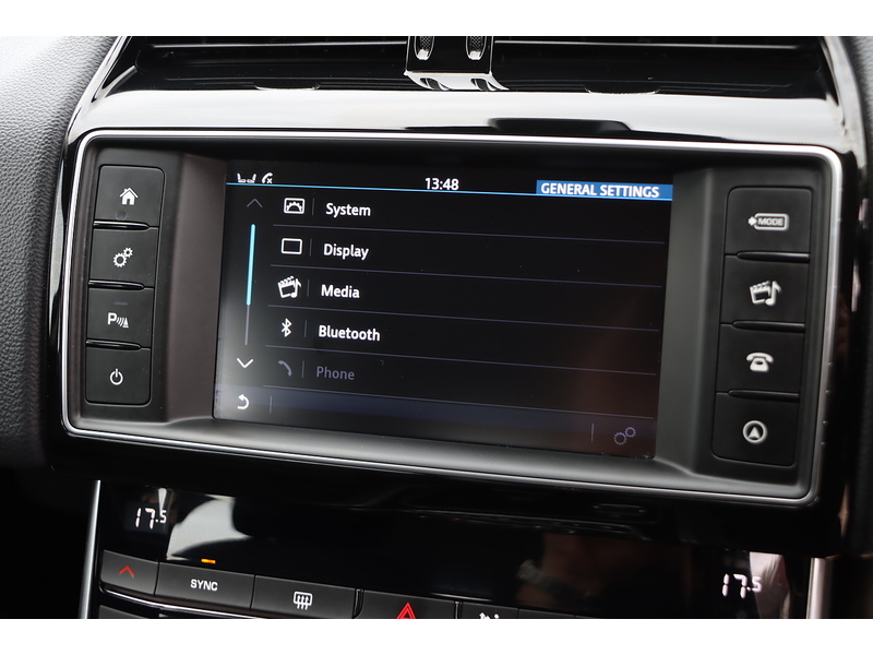 Jaguar 2.0I PRESTIGE SALOON 4DR PETROL AUTO HEATED SEATS SAT NAV BLUETOOTH DAB STEREO PARKING AIDS JUST 2 OWNERS SAME OWNER FOR 4 YEARS ONLY 53000 MILES FSH 72-74 Mitcham Road