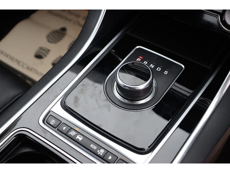 Jaguar 2.0I PRESTIGE SALOON 4DR PETROL AUTO HEATED SEATS SAT NAV BLUETOOTH DAB STEREO PARKING AIDS JUST 2 OWNERS SAME OWNER FOR 4 YEARS ONLY 53000 MILES FSH 72-74 Mitcham Road