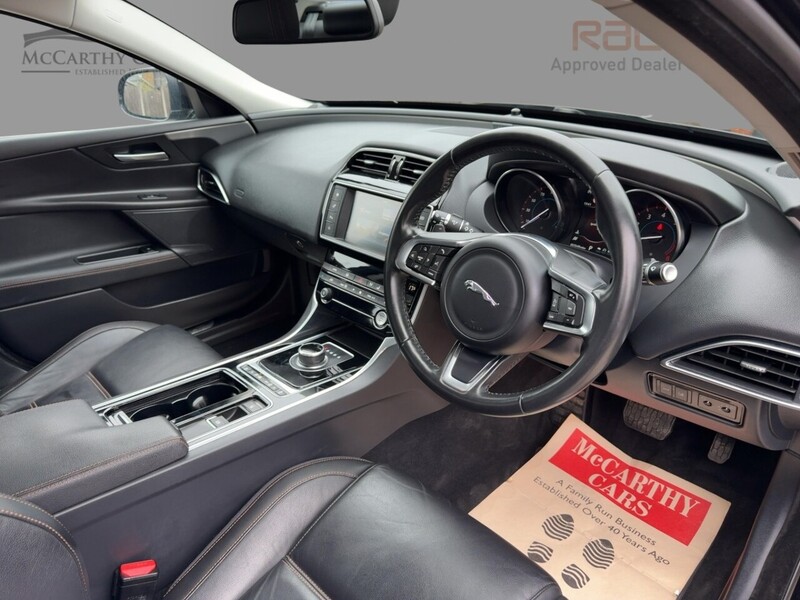 Jaguar 2.0I PRESTIGE SALOON 4DR PETROL AUTO HEATED SEATS SAT NAV BLUETOOTH DAB STEREO PARKING AIDS JUST 2 OWNERS SAME OWNER FOR 4 YEARS ONLY 53000 MILES FSH 72-74 Mitcham Road