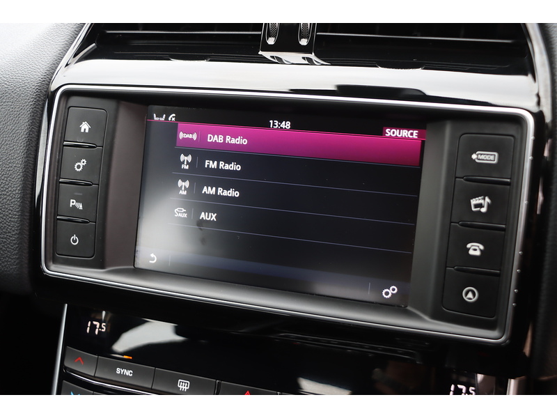 Jaguar 2.0I PRESTIGE SALOON 4DR PETROL AUTO HEATED SEATS SAT NAV BLUETOOTH DAB STEREO PARKING AIDS JUST 2 OWNERS SAME OWNER FOR 4 YEARS ONLY 53000 MILES FSH 72-74 Mitcham Road