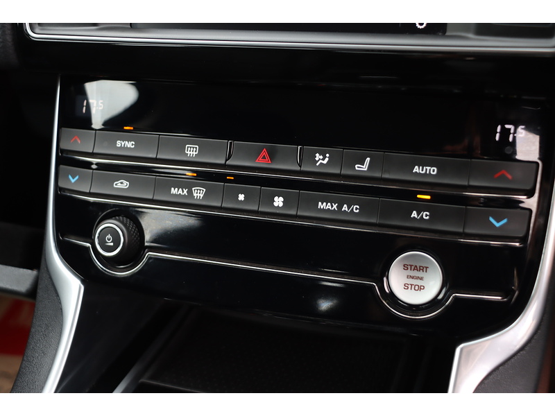 Jaguar 2.0I PRESTIGE SALOON 4DR PETROL AUTO HEATED SEATS SAT NAV BLUETOOTH DAB STEREO PARKING AIDS JUST 2 OWNERS SAME OWNER FOR 4 YEARS ONLY 53000 MILES FSH 72-74 Mitcham Road