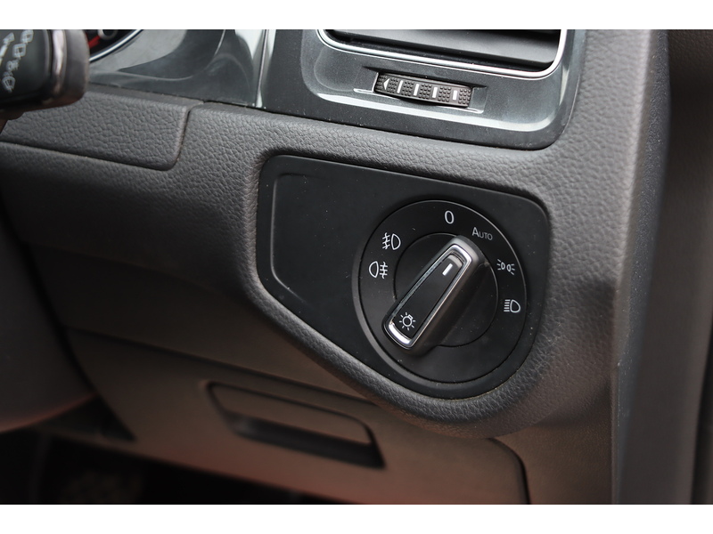 Volkswagen 1.5 TSI EVO MATCH EDITION HATCHBACK 5DR PETROL MANUAL HEATED SEATS SATNAV BLUETOOTH DAB STEREO APPLE CARPLAY PARKING AIDS JUST 1 OWNER 52000 MILES FSH 72-74 Mitcham Road