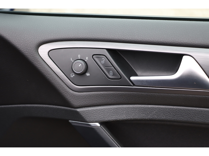 Volkswagen 1.5 TSI EVO MATCH EDITION HATCHBACK 5DR PETROL MANUAL HEATED SEATS SATNAV BLUETOOTH DAB STEREO APPLE CARPLAY PARKING AIDS JUST 1 OWNER 52000 MILES FSH 72-74 Mitcham Road