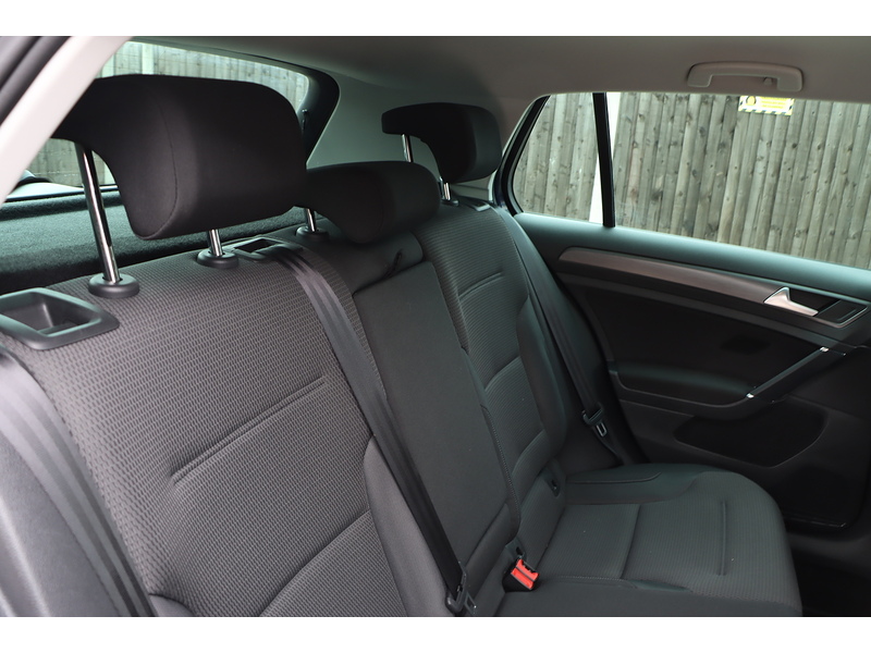 Volkswagen 1.5 TSI EVO MATCH EDITION HATCHBACK 5DR PETROL MANUAL HEATED SEATS SATNAV BLUETOOTH DAB STEREO APPLE CARPLAY PARKING AIDS JUST 1 OWNER 52000 MILES FSH 72-74 Mitcham Road