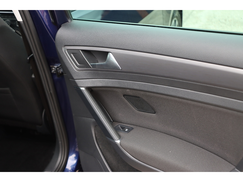 Volkswagen 1.5 TSI EVO MATCH EDITION HATCHBACK 5DR PETROL MANUAL HEATED SEATS SATNAV BLUETOOTH DAB STEREO APPLE CARPLAY PARKING AIDS JUST 1 OWNER 52000 MILES FSH 72-74 Mitcham Road